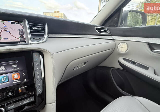 Красный Инфинити QX50, объемом двигателя 1.99 л и пробегом 26 тыс. км за 36000 $, фото 21 на Automoto.ua