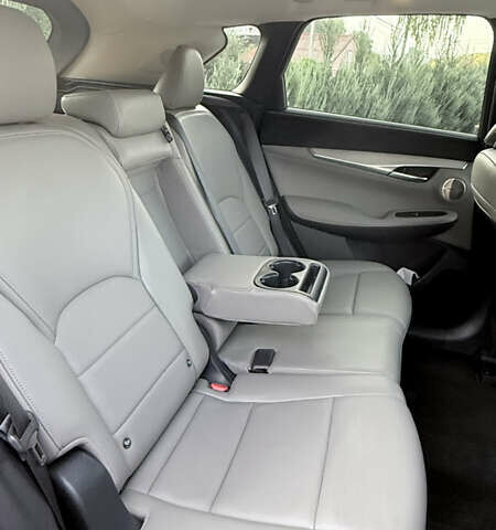 Красный Инфинити QX50, объемом двигателя 1.99 л и пробегом 26 тыс. км за 36000 $, фото 12 на Automoto.ua