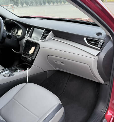 Красный Инфинити QX50, объемом двигателя 1.99 л и пробегом 26 тыс. км за 36000 $, фото 8 на Automoto.ua