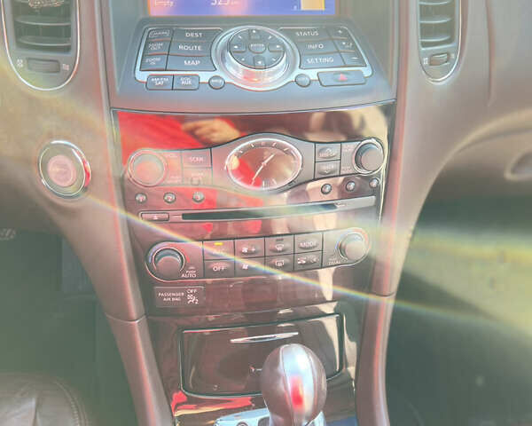 Инфинити QX50, объемом двигателя 3.7 л и пробегом 125 тыс. км за 13500 $, фото 9 на Automoto.ua