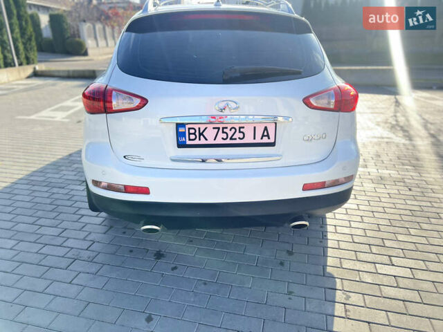 Инфинити QX50, объемом двигателя 3.7 л и пробегом 125 тыс. км за 13500 $, фото 3 на Automoto.ua