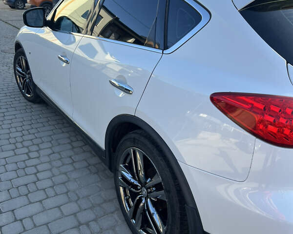 Инфинити QX50, объемом двигателя 3.7 л и пробегом 125 тыс. км за 13500 $, фото 16 на Automoto.ua