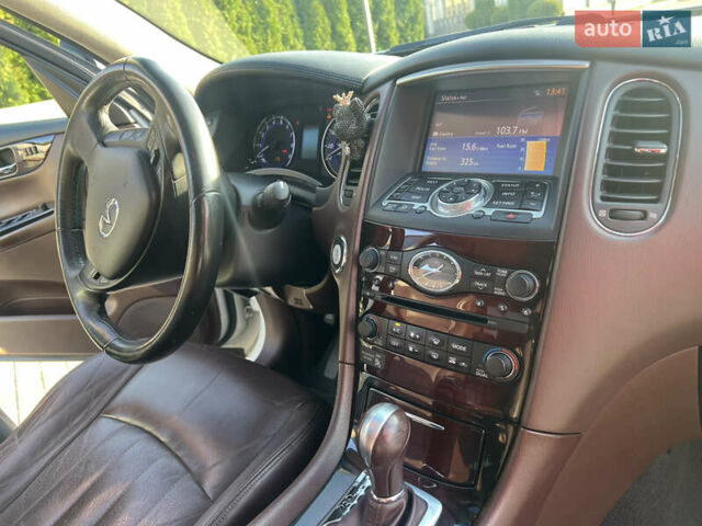 Инфинити QX50, объемом двигателя 3.7 л и пробегом 125 тыс. км за 13500 $, фото 14 на Automoto.ua