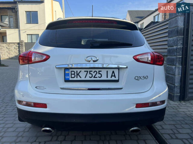 Инфинити QX50, объемом двигателя 3.7 л и пробегом 125 тыс. км за 13500 $, фото 17 на Automoto.ua