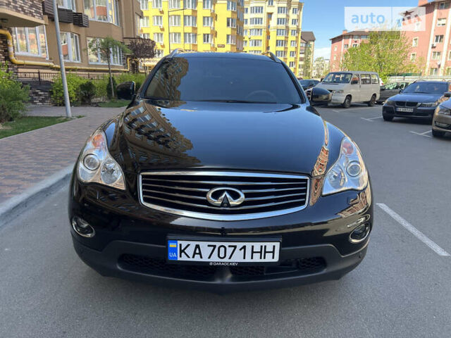 Інфініті QX50, об'ємом двигуна 2.5 л та пробігом 112 тис. км за 17500 $, фото 1 на Automoto.ua