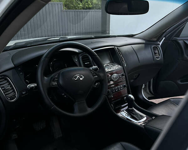 Инфинити QX50, объемом двигателя 3.7 л и пробегом 139 тыс. км за 15999 $, фото 3 на Automoto.ua