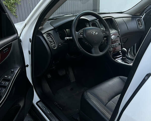 Инфинити QX50, объемом двигателя 3.7 л и пробегом 139 тыс. км за 15999 $, фото 4 на Automoto.ua