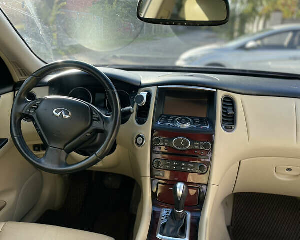 Інфініті QX50, об'ємом двигуна 3.7 л та пробігом 95 тис. км за 17500 $, фото 3 на Automoto.ua