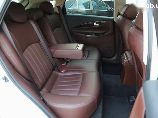 Інфініті QX50, об'ємом двигуна 2.5 л та пробігом 18 тис. км за 21900 $, фото 8 на Automoto.ua