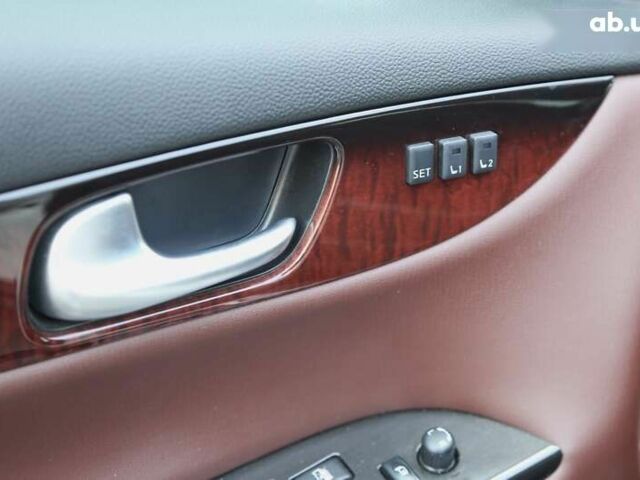 Інфініті QX50, об'ємом двигуна 2.5 л та пробігом 18 тис. км за 21900 $, фото 26 на Automoto.ua