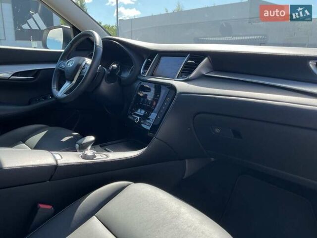 Інфініті QX50, об'ємом двигуна 1.99 л та пробігом 29 тис. км за 24300 $, фото 26 на Automoto.ua