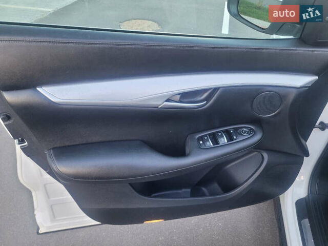 Инфинити QX50, объемом двигателя 1.99 л и пробегом 212 тыс. км за 19100 $, фото 32 на Automoto.ua