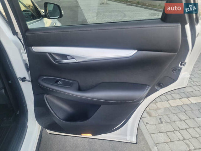 Инфинити QX50, объемом двигателя 1.99 л и пробегом 212 тыс. км за 19100 $, фото 35 на Automoto.ua