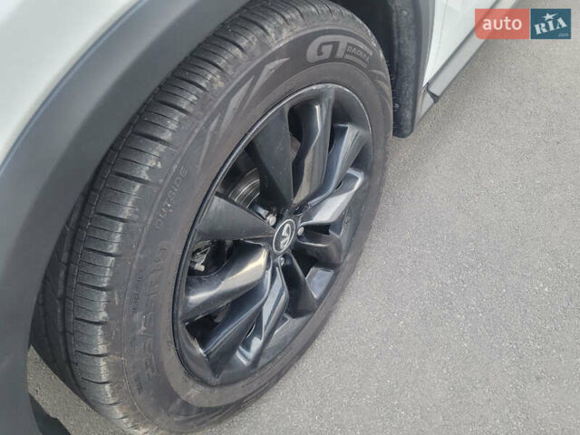 Инфинити QX50, объемом двигателя 1.99 л и пробегом 212 тыс. км за 19100 $, фото 33 на Automoto.ua