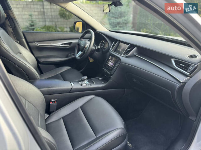 Инфинити QX50, объемом двигателя 2 л и пробегом 89 тыс. км за 21300 $, фото 7 на Automoto.ua