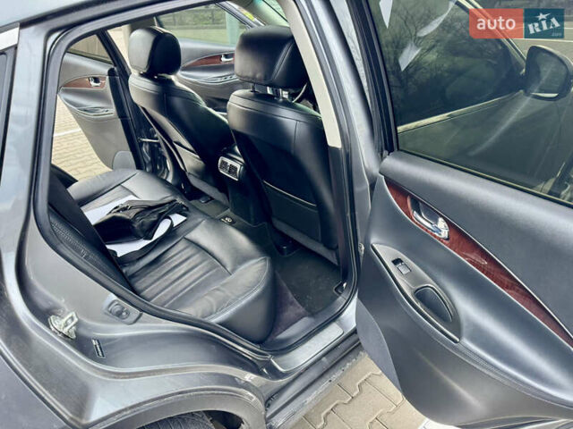 Сірий Інфініті QX50, об'ємом двигуна 3.7 л та пробігом 137 тис. км за 12000 $, фото 49 на Automoto.ua