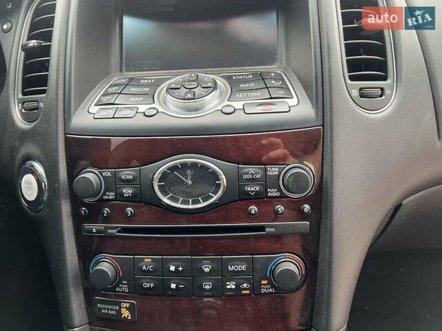 Серый Инфинити QX50, объемом двигателя 3.7 л и пробегом 137 тыс. км за 12300 $, фото 13 на Automoto.ua
