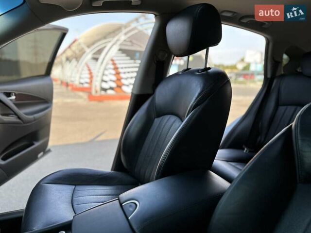 Сірий Інфініті QX50, об'ємом двигуна 3.7 л та пробігом 139 тис. км за 17999 $, фото 21 на Automoto.ua
