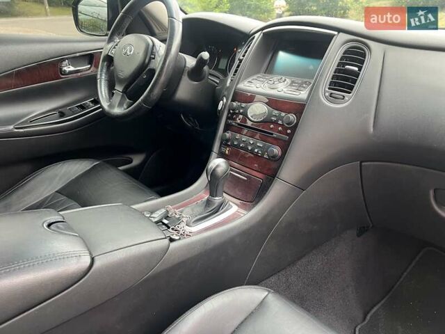 Серый Инфинити QX50, объемом двигателя 3.7 л и пробегом 137 тыс. км за 12300 $, фото 8 на Automoto.ua
