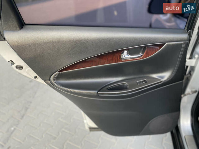 Сірий Інфініті QX50, об'ємом двигуна 3.7 л та пробігом 153 тис. км за 11333 $, фото 21 на Automoto.ua