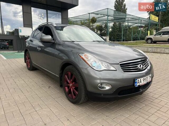 Серый Инфинити QX50, объемом двигателя 3.7 л и пробегом 137 тыс. км за 12300 $, фото 2 на Automoto.ua