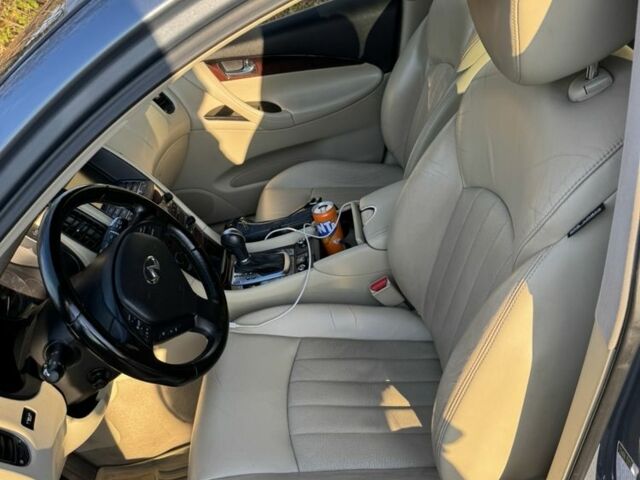 Серый Инфинити QX50, объемом двигателя 3.7 л и пробегом 120 тыс. км за 14900 $, фото 4 на Automoto.ua