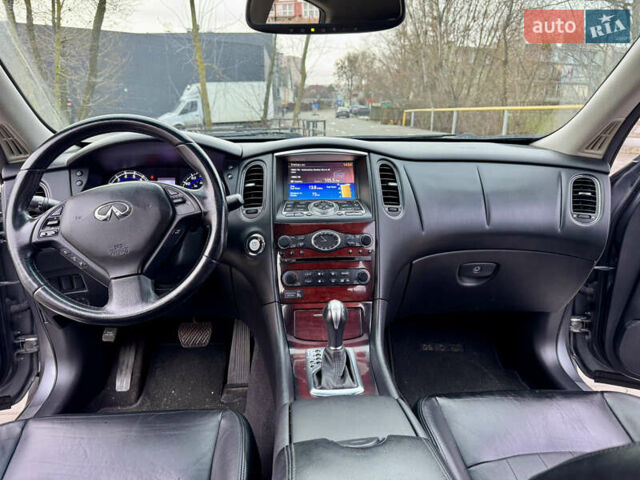 Сірий Інфініті QX50, об'ємом двигуна 3.7 л та пробігом 137 тис. км за 12000 $, фото 55 на Automoto.ua