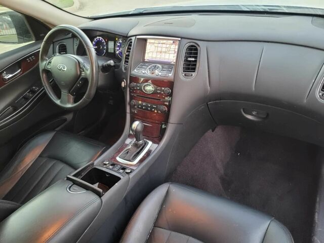 Сірий Інфініті QX50, об'ємом двигуна 3.7 л та пробігом 76 тис. км за 5000 $, фото 6 на Automoto.ua