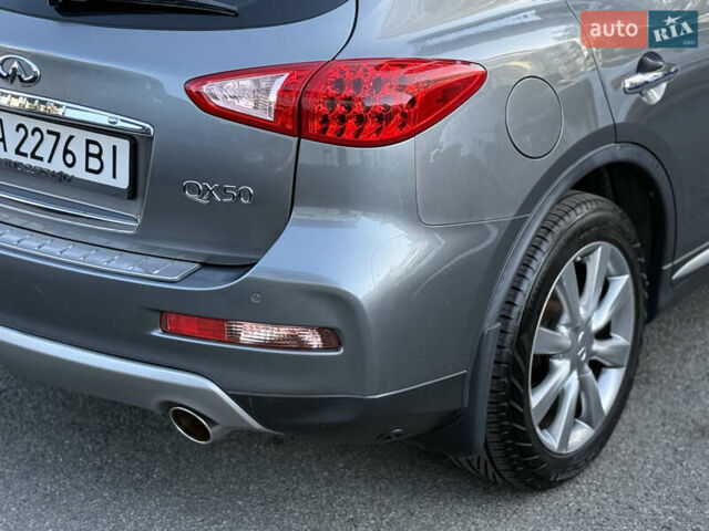 Сірий Інфініті QX50, об'ємом двигуна 3.7 л та пробігом 166 тис. км за 13500 $, фото 12 на Automoto.ua