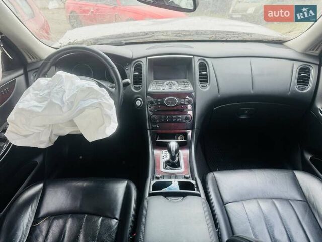 Серый Инфинити QX50, объемом двигателя 3.7 л и пробегом 170 тыс. км за 5600 $, фото 7 на Automoto.ua