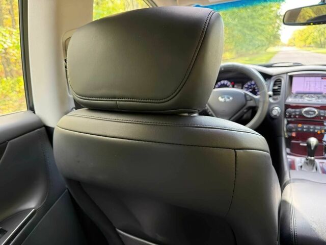 Серый Инфинити QX50, объемом двигателя 3.7 л и пробегом 52 тыс. км за 4800 $, фото 10 на Automoto.ua