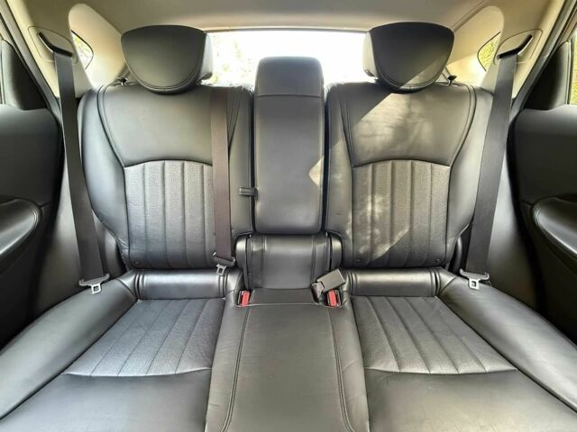 Серый Инфинити QX50, объемом двигателя 3.7 л и пробегом 52 тыс. км за 4800 $, фото 12 на Automoto.ua