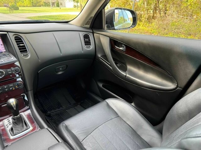 Серый Инфинити QX50, объемом двигателя 3.7 л и пробегом 52 тыс. км за 4800 $, фото 8 на Automoto.ua