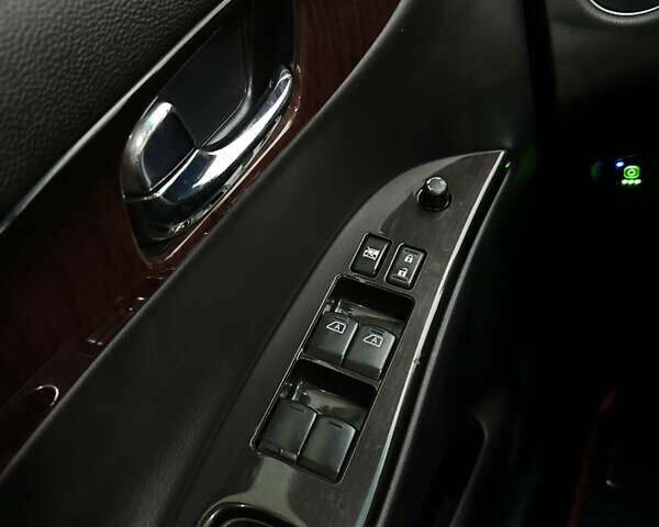 Серый Инфинити QX50, объемом двигателя 3.7 л и пробегом 83 тыс. км за 14000 $, фото 36 на Automoto.ua