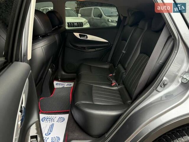 Серый Инфинити QX50, объемом двигателя 3.7 л и пробегом 78 тыс. км за 14900 $, фото 17 на Automoto.ua