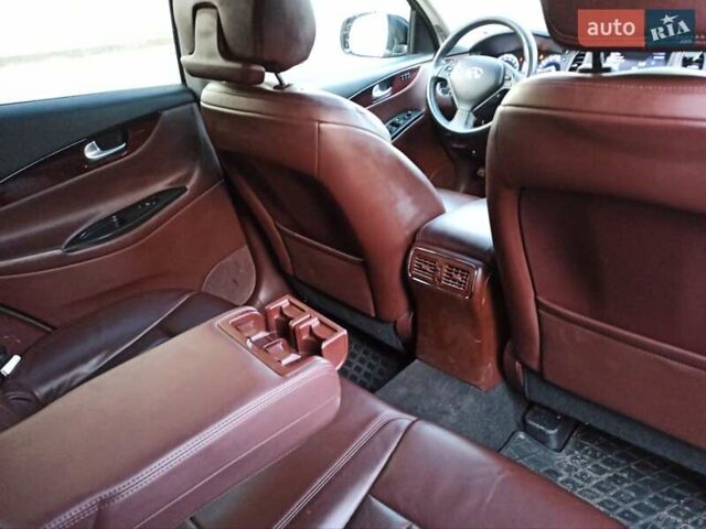 Сірий Інфініті QX50, об'ємом двигуна 2.5 л та пробігом 165 тис. км за 17700 $, фото 20 на Automoto.ua