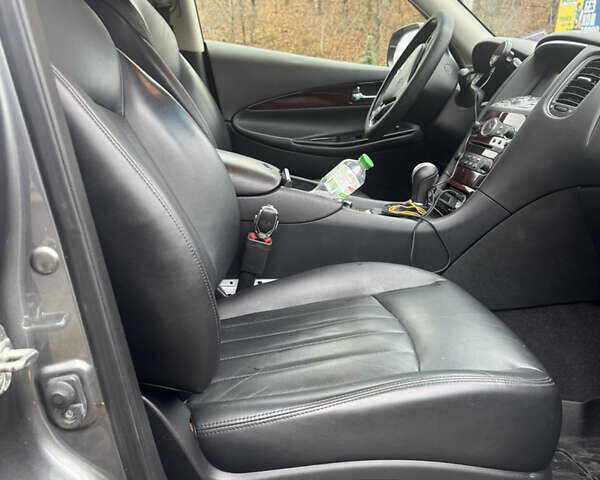 Сірий Інфініті QX50, об'ємом двигуна 3.7 л та пробігом 170 тис. км за 14000 $, фото 3 на Automoto.ua