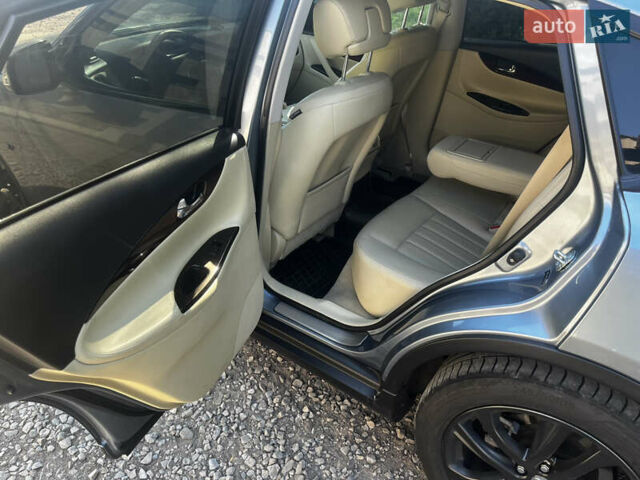 Сірий Інфініті QX50, об'ємом двигуна 3.7 л та пробігом 78 тис. км за 18300 $, фото 25 на Automoto.ua