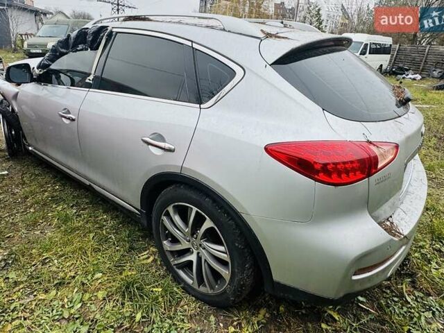Серый Инфинити QX50, объемом двигателя 3.7 л и пробегом 170 тыс. км за 5600 $, фото 3 на Automoto.ua