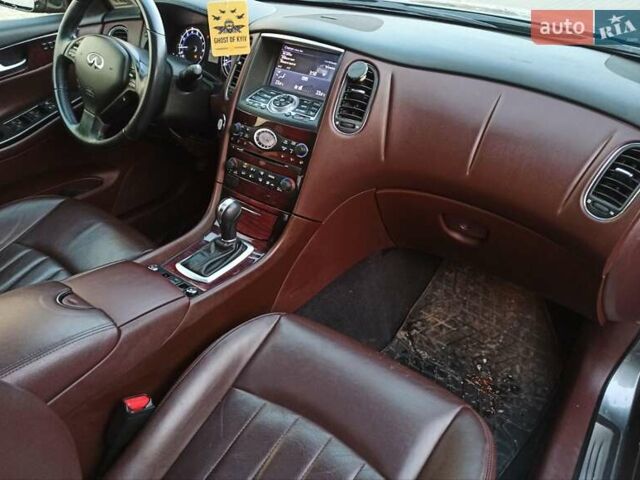 Сірий Інфініті QX50, об'ємом двигуна 2.5 л та пробігом 165 тис. км за 17700 $, фото 21 на Automoto.ua