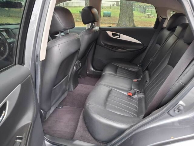 Серый Инфинити QX50, объемом двигателя 3.7 л и пробегом 53 тыс. км за 6000 $, фото 11 на Automoto.ua