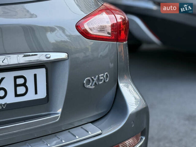 Сірий Інфініті QX50, об'ємом двигуна 3.7 л та пробігом 166 тис. км за 13500 $, фото 6 на Automoto.ua