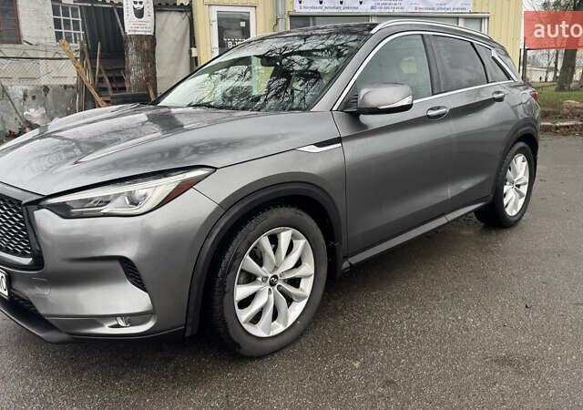 Серый Инфинити QX50, объемом двигателя 2 л и пробегом 80 тыс. км за 18500 $, фото 2 на Automoto.ua