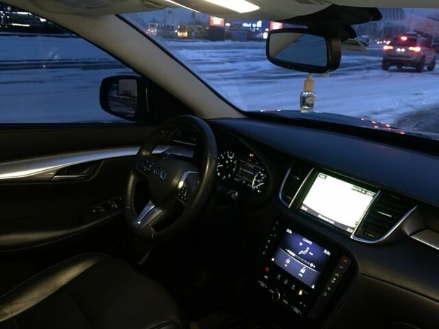 Серый Инфинити QX50, объемом двигателя 2 л и пробегом 3 тыс. км за 18500 $, фото 4 на Automoto.ua