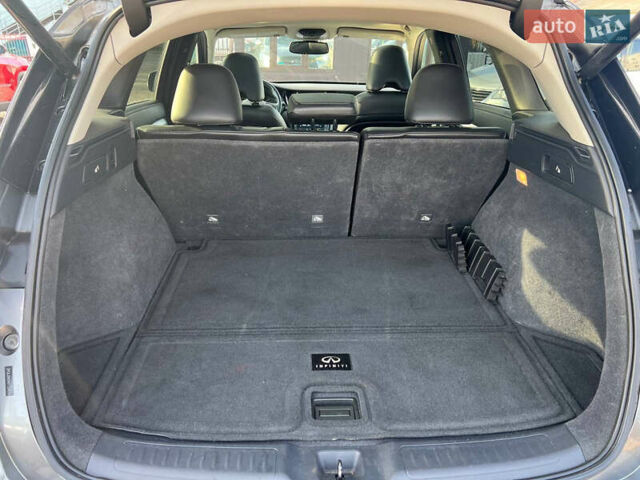 Серый Инфинити QX50, объемом двигателя 2 л и пробегом 80 тыс. км за 19500 $, фото 20 на Automoto.ua