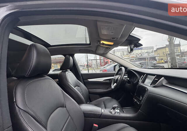Серый Инфинити QX50, объемом двигателя 2 л и пробегом 80 тыс. км за 18500 $, фото 10 на Automoto.ua