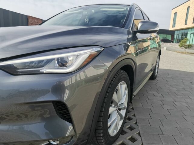 Сірий Інфініті QX50, об'ємом двигуна 2 л та пробігом 69 тис. км за 27900 $, фото 19 на Automoto.ua