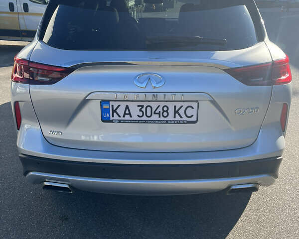 Серый Инфинити QX50, объемом двигателя 2 л и пробегом 48 тыс. км за 21300 $, фото 2 на Automoto.ua