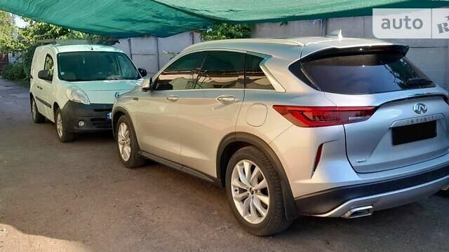 Сірий Інфініті QX50, об'ємом двигуна 1.99 л та пробігом 20 тис. км за 29000 $, фото 7 на Automoto.ua