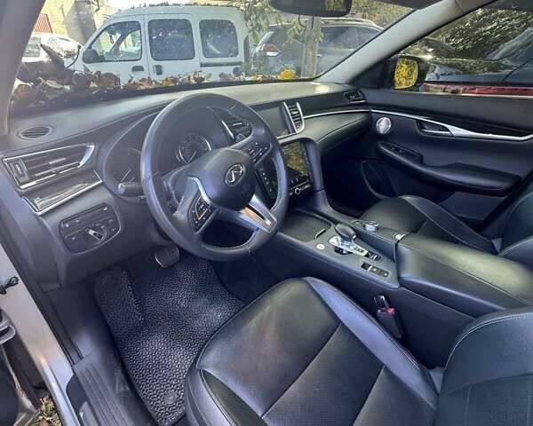 Серый Инфинити QX50, объемом двигателя 2 л и пробегом 88 тыс. км за 18000 $, фото 6 на Automoto.ua